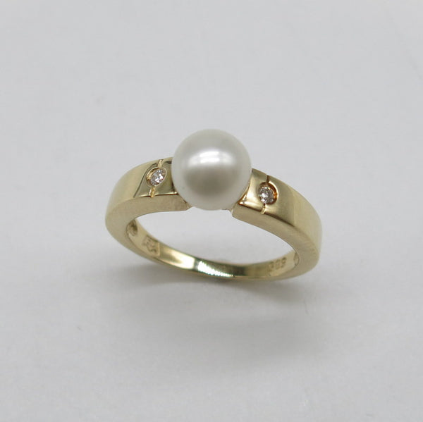 585 /-er Gold Ring mit Perle & Brillanten 0.04ct. - Gr.53