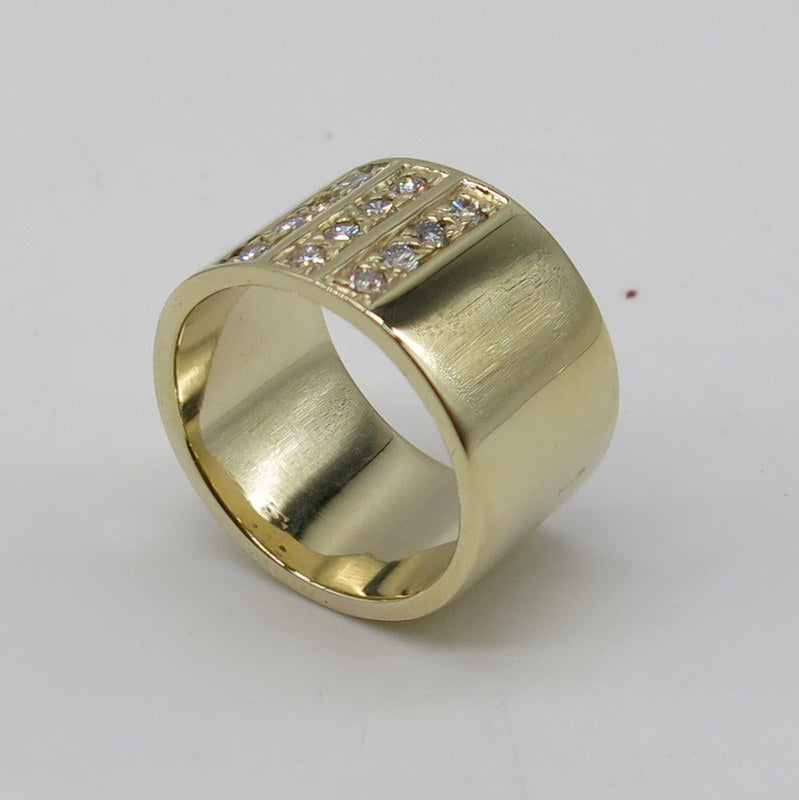585/-er Gold Massiver Ring mit Diamanten ca.0.60ct. TW SI1 - Gr.59