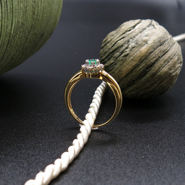 750/-er Gold Bicolor Ring - Smaragd / Diamanten ca.0.12ct. - Gr.58
