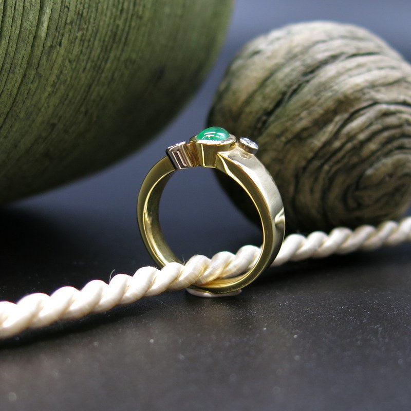 585/-er Gold Ring - Smaragd / Diamanten ca.0.10ct. - Gr.51